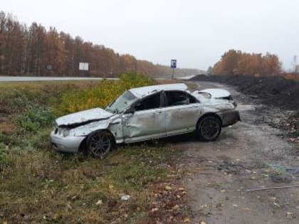 Сделав две «мёртвых петли», легковушка встала на колёса