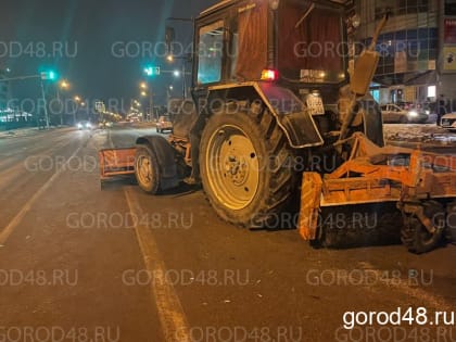 На улице Студёновой трактор навесной лопатой зацепил «Ауди»