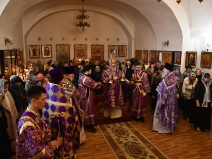 Литургия в Успенском храме города Ельца