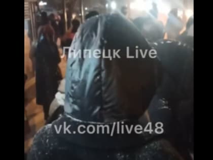 Липчане не могут дождаться автобусов на остановках