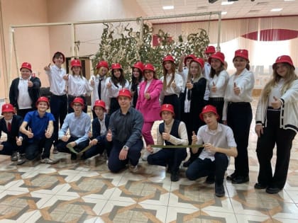 Школьники и учителя помогают бойцам СВО