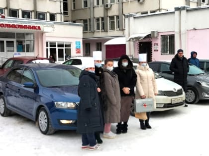 Автоволонтеры «Милосердия» помогают доставлять медиков по адресам заболевших