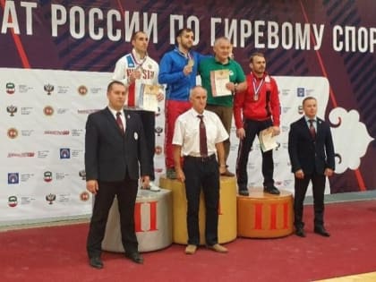 Елецкий гиревик стал чемпионом России