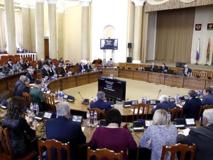 В рейтинг влиятельности Липецкой области вошли 16 депутатов регионального парламента