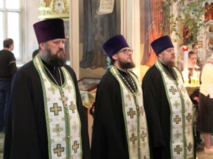 В канун праздника Святой Троицы в кафедральном соборе г. Липецка состоялось архиерейское богослужение