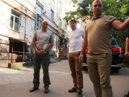 Игорь Артамонов проверил работу липецких строителей в Мариуполе