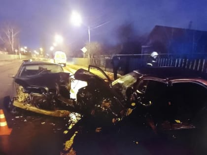В новогоднюю ночь в Липецкой области в лобовом ДТП с БМВ и Киа пострадали 8 человек