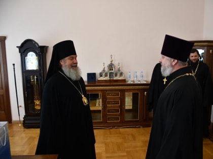 Владыка поздравил протоиерея Игоря Фокина с юбилеем иерейской хиротонии