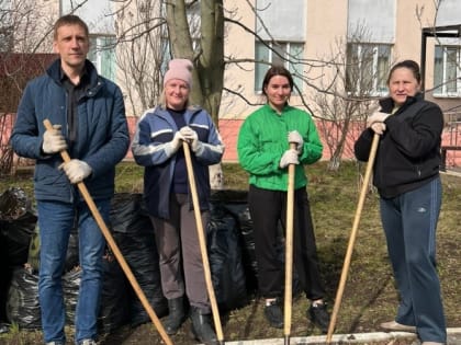 В ГУЗ "Елецкая ГДБ" продолжаются традиционные весенние субботники