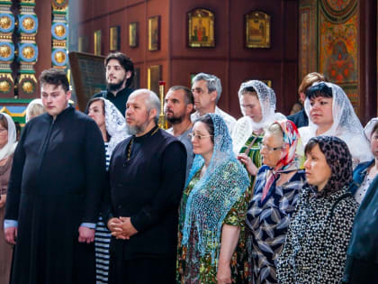 Преподаватели и студенты Тамбовской духовной семинарии в числе паломников из Тамбовской епархии посетили город Елец