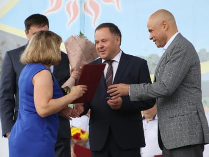 Игорь Артамонов и Павел Путилин вручили награды лучшим животноводам Липецкой области