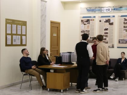 Кандидаты в Молодежный парламент предлагают знакомить с политикой с 8 класса и строить  «осмысленные семьи»