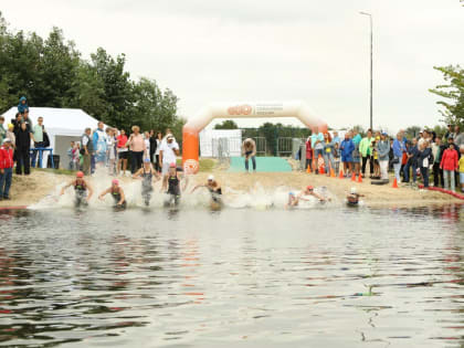 На реке Воронеж прошли соревнования по плаванию на открытой воде