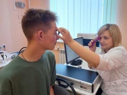 Получившая губернаторские 1,5 миллиона офтальмолог помогла тысячам усманских детей