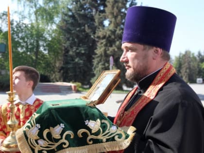 Глава Липецкой митрополии возглавил встречу ковчега с частицей мощей блаженной Матроны Московской