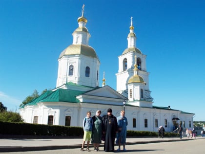 Прихожане храма прп. Серафима Саровского г. Липецка совершили паломничество в Свято-Троицкий Серафимо-Дивеевский монастырь