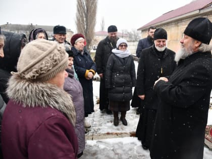 Епископ Максим возглавил чин освящения креста