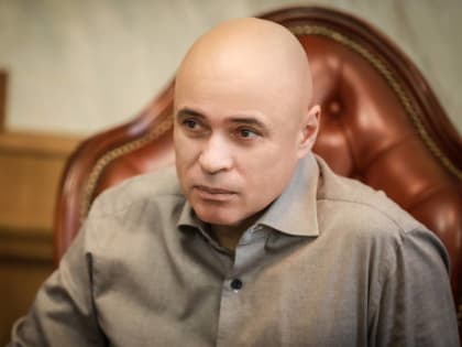 Игорь Артамонов проверил, как выполняются его поручения по работе с обращениями