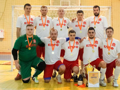 Решающая победа «коммунистов» и посмертный приз вратарю