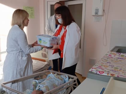 В день 70 летия Липецкой области родильницы региона получили памятные подарки