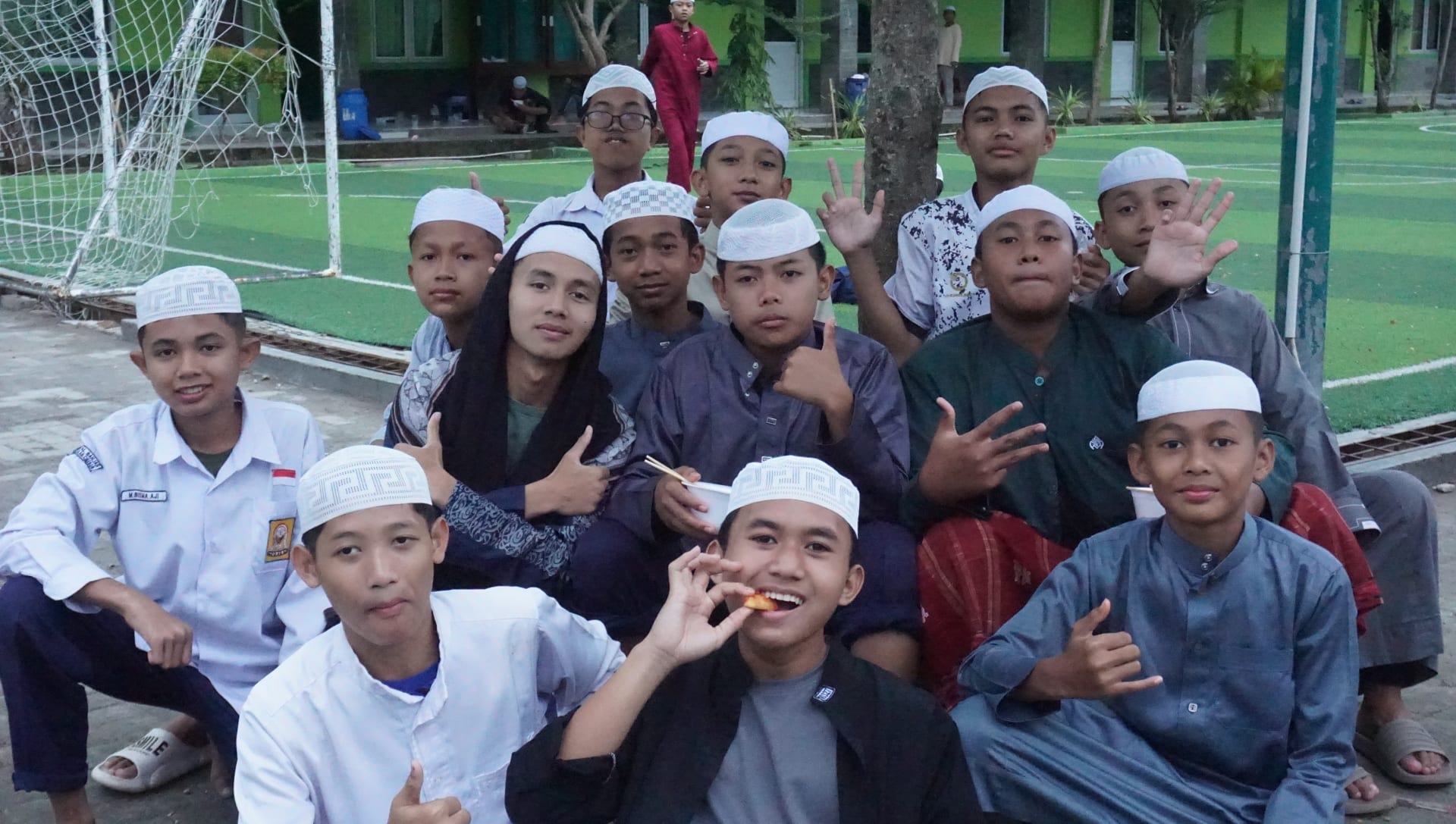 Bazar santri Al Bahjah Buyut