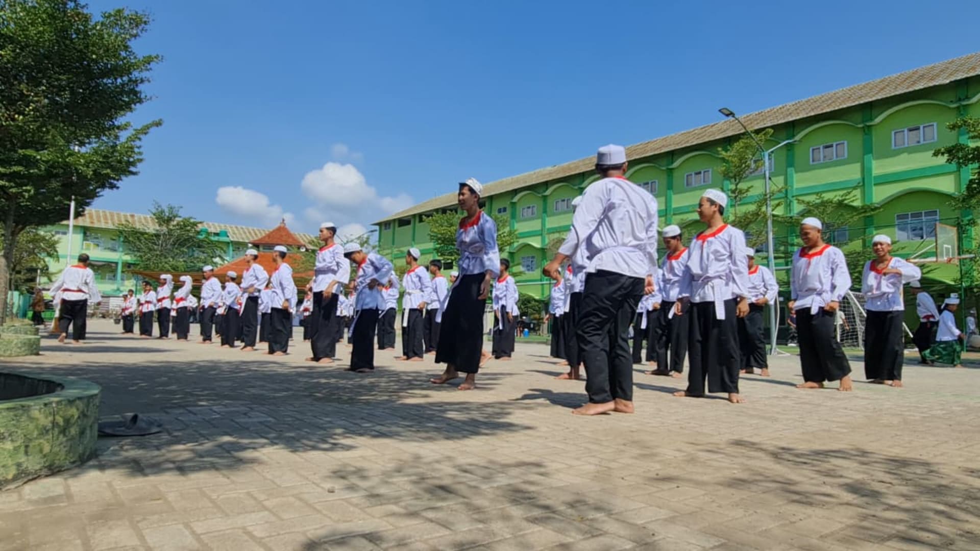 SILAT MERPATI PUTIH