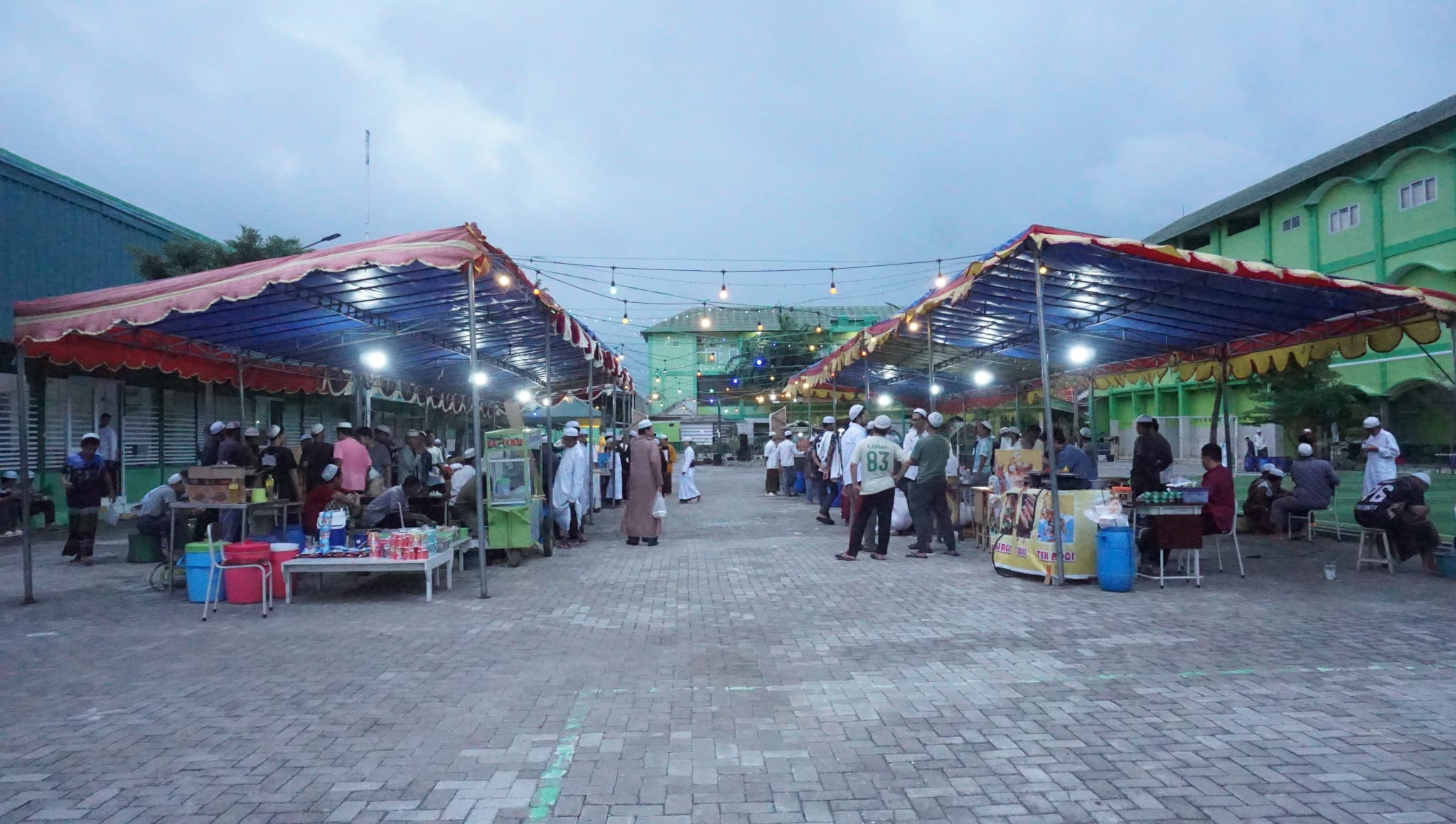 Santri Al-Bahjah Buyut Gelar Kegiatan Bazaar