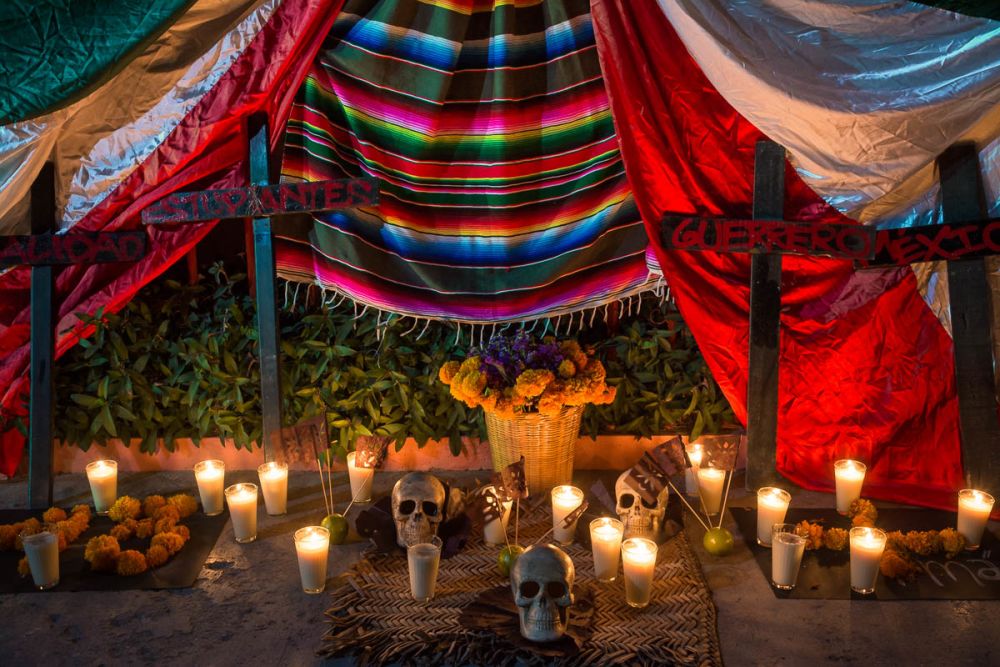 The Meaning Behind 28 Objects on the Day of the Dead Altar ...