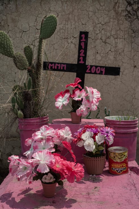 La Costeña cans appear in Mexican graveyards all over the country. This grave is in Santa Anita, Jalisco.