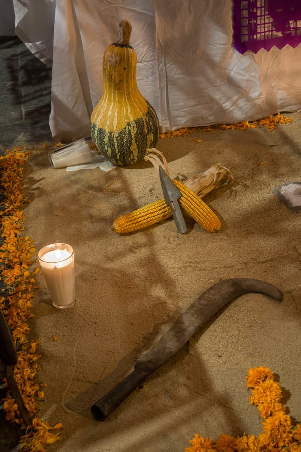 A man's tools left on his ofrtenda in Ixtlahuacán de los Membrillos.