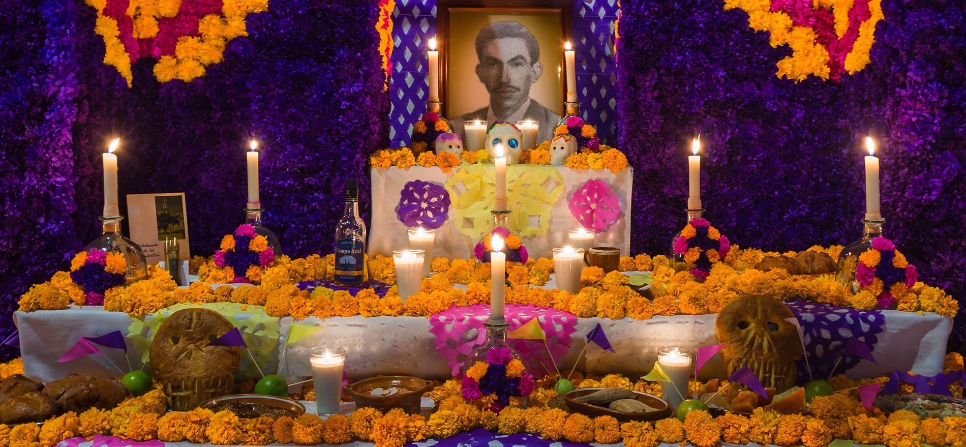 Candlelit Day of the Dead Ofrendas in Jalisco, Mexico ⋆ Photos of Mexico by Dane Strom
