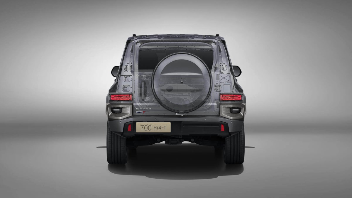 TANK 700 Hi4-T powertrain — engine, battery, or hybrid system