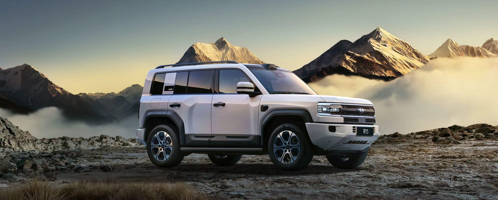 FANG CHENG BAO LEOPARD 5 — exterior hero shot for export from China