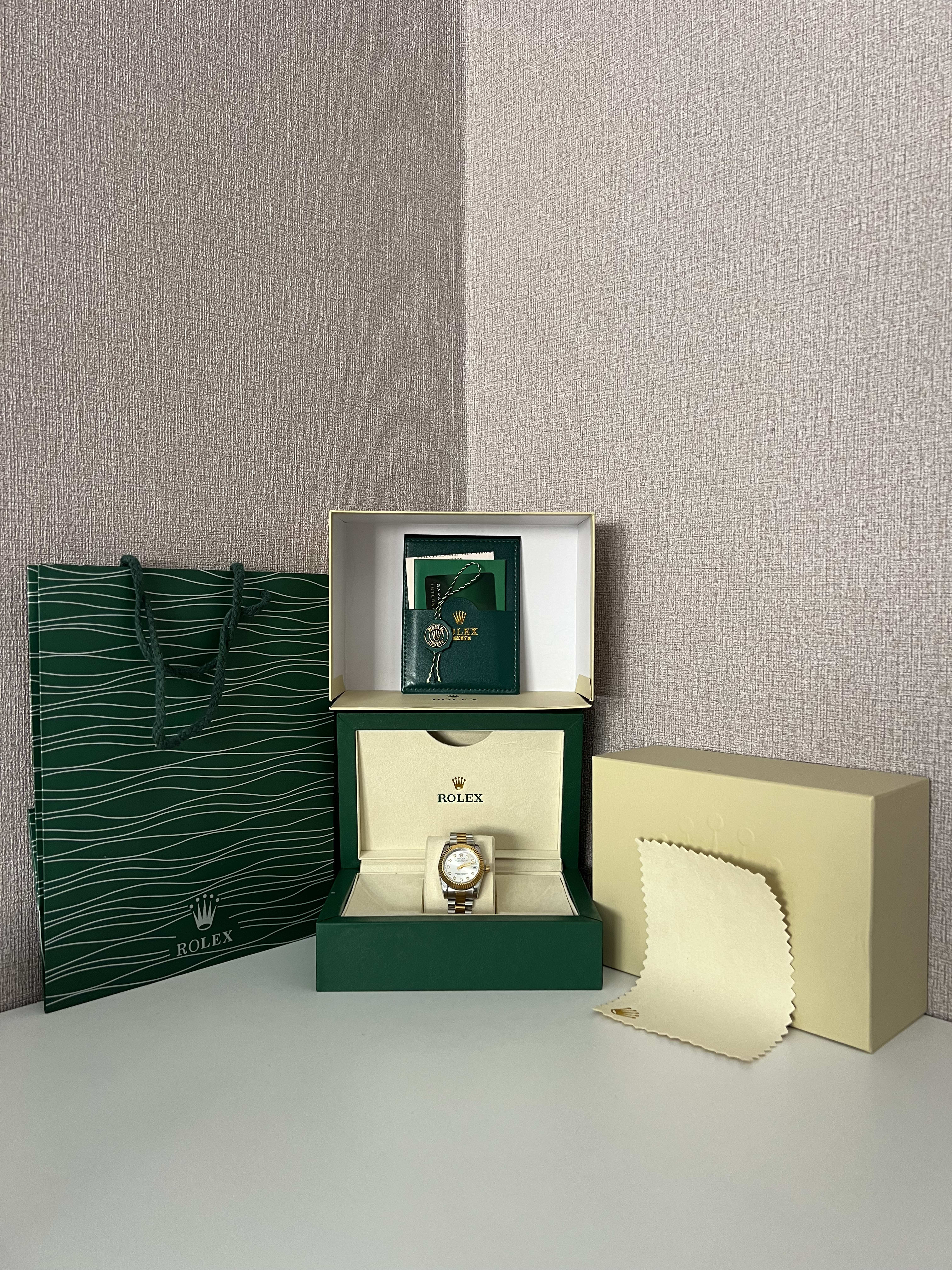 ROLEX TWO-TONE FEMME AVEC PACKAGING