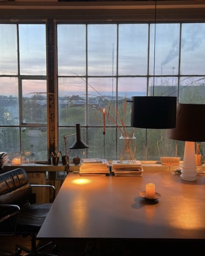 25 kvm værksted med udsigt over indsejlingen til Københavns havn udlejes pr. 1 Nov.