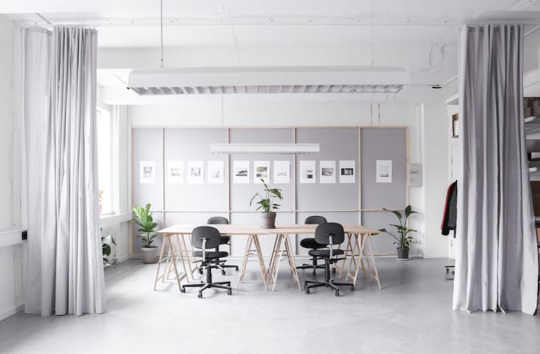 COLLECTIVE HOT-DESK IN NV - NO DEPOSIT - 44 SQM - Two months