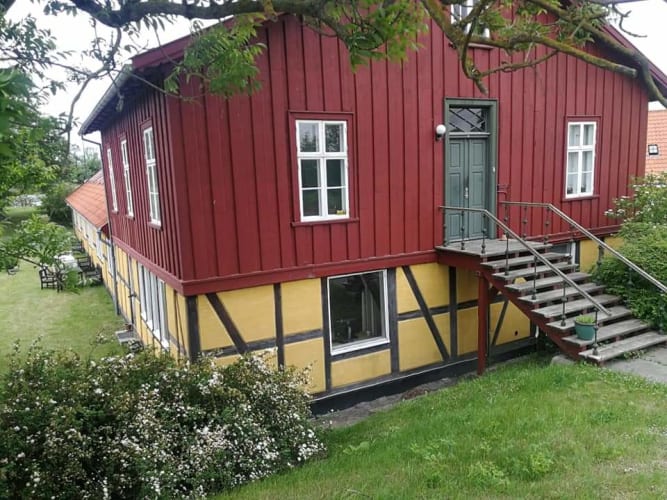 Atelier / værkstedsplads ledig m have // REFFEN 