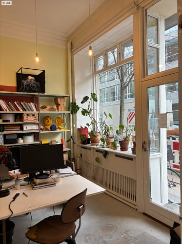 Kontorplads i fællesskab centralt på Frederiksberg v søerne