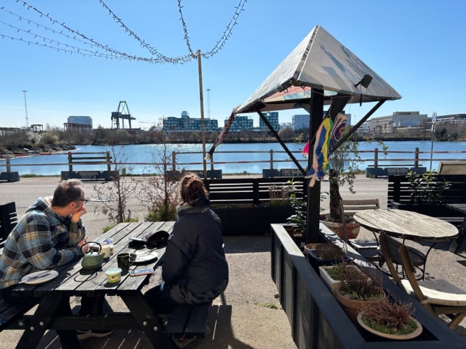 Stort lyst rum i Nordhavn lige ved vandet