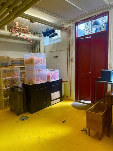 Høj loftet kælderrum udlejes i Sølvgade 