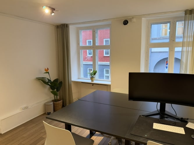 Fire ledige pladser, intimt kontorfællesskab i Indre By, Knabrostræde