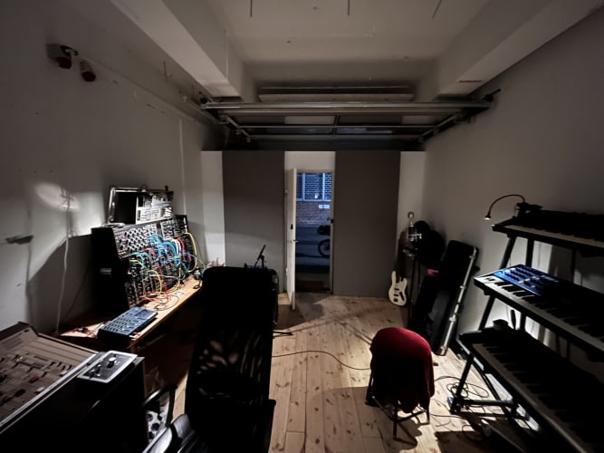 Studio workshop for rent