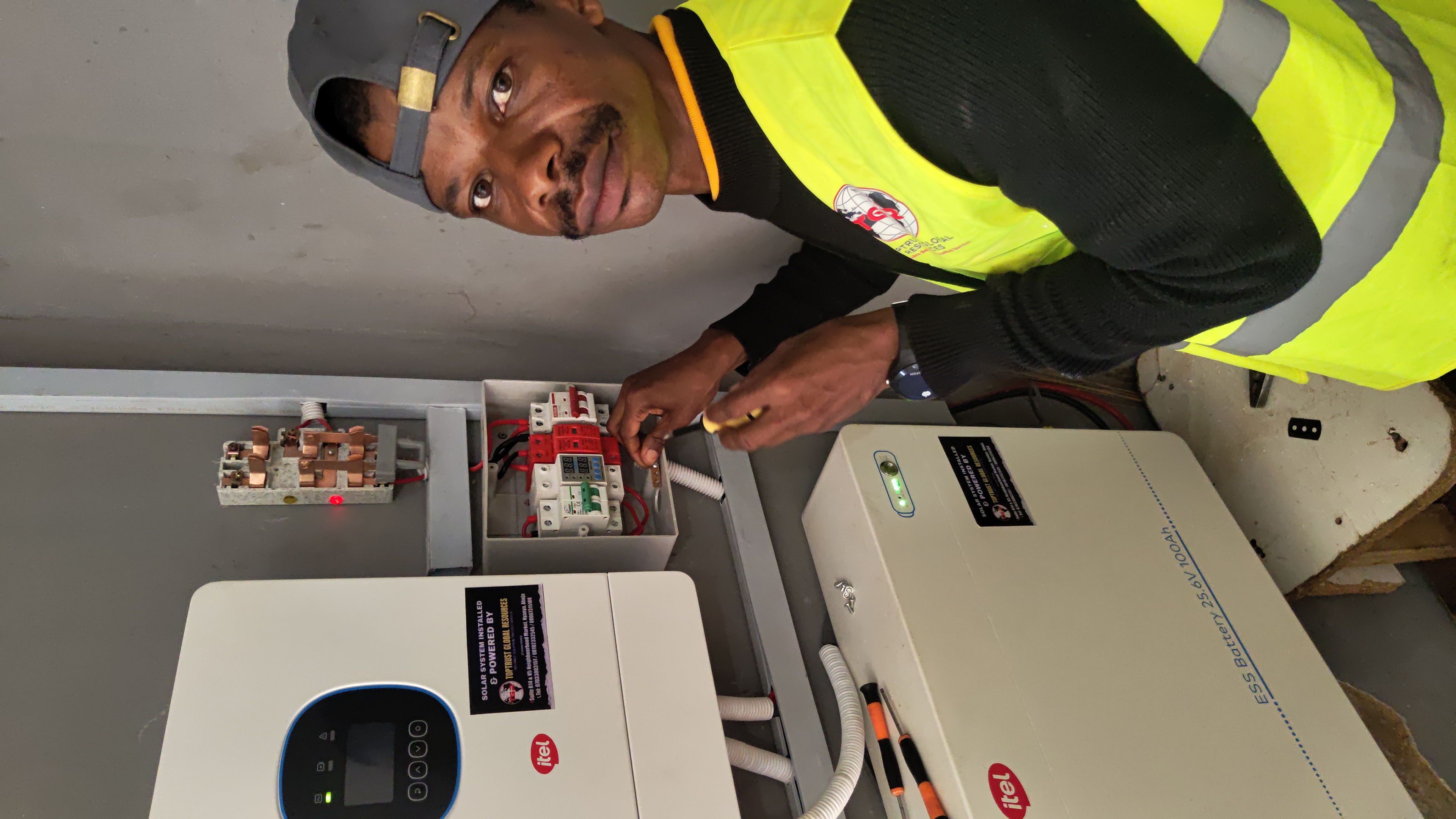 An installation of 3KVA 24V/ Transformer base Hybrid INVERTER WITH 3.6KW Lithium BATTERY, 2.1KW panels (6pcs) on the roof 📍Unguwan Romi Kaduna south OF KADUNA STATE - 1