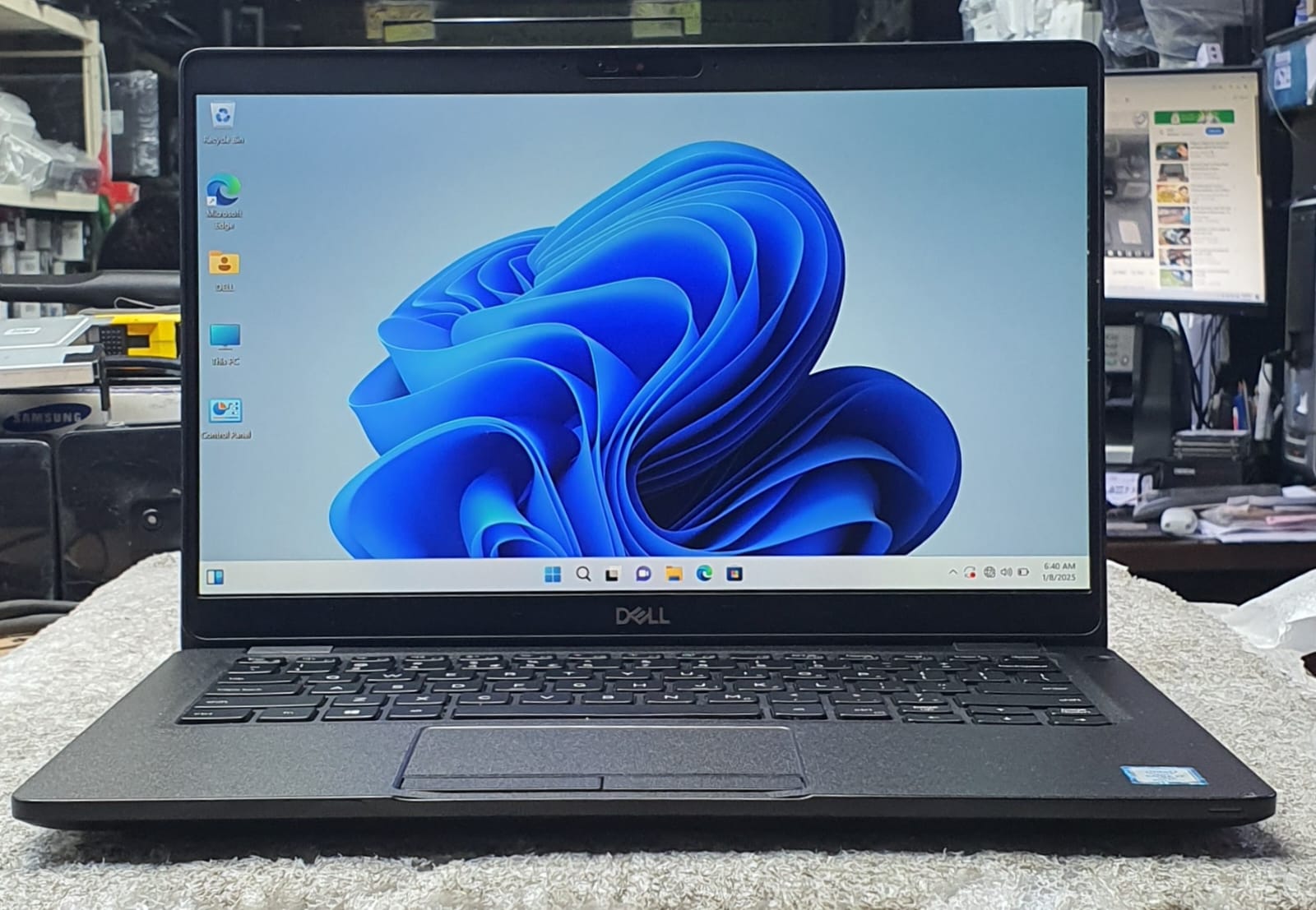 Dell 5300 by Dell – Laptop