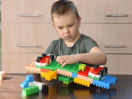 Шестилетнему Кирюше Дрожжину из хутора Советского нужна помощь на лечение двухсторонней сенсоневральной тугоухости