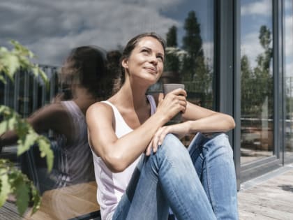 Онколог Вахабова посоветовала проводить на открытом солнце не более 15 минут в день