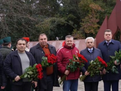 Депутаты Городского Собрания Сочи поздравили ветеранов и приняли участие в акциях ко Дню защитника Отечества