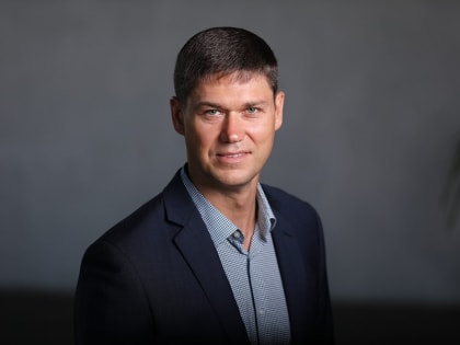 Депутат Сергей Алтухов поздравил журналистов новых регионов России с профессиональным праздником