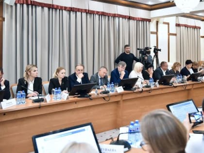 Работу социальной сферы региона в уходящем году обсудили на краевом совещании