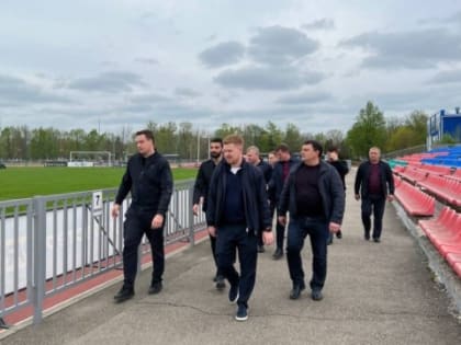 Депутаты ЗСК осмотрели спортивные объекты в Павловском районе